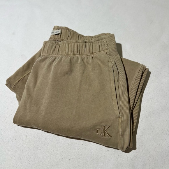 Lightly used- Calvin Klein Sweatpants- 100% cotton- high waisted - Picture 4 of 6